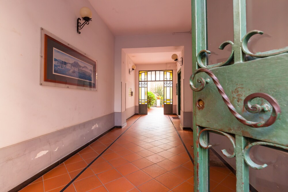 Vomero Rooms by Napoliapartments