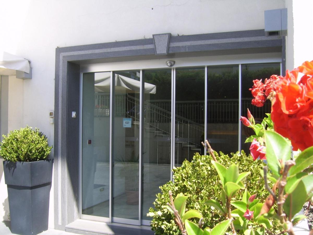 Suites & Residence Hotel