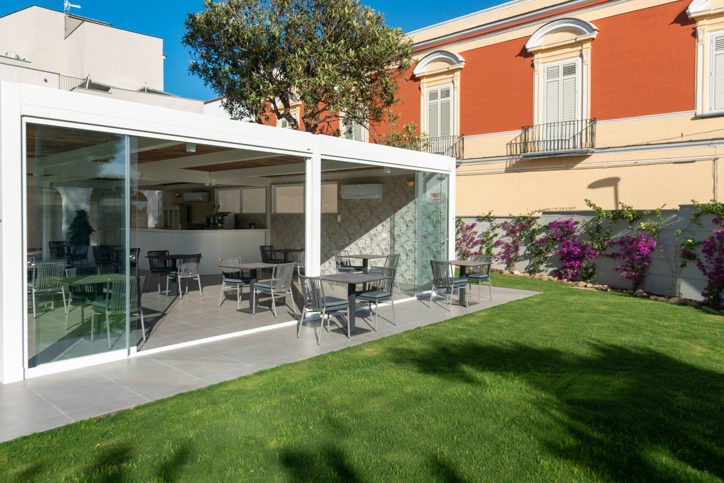 Insula Boutique Hotel