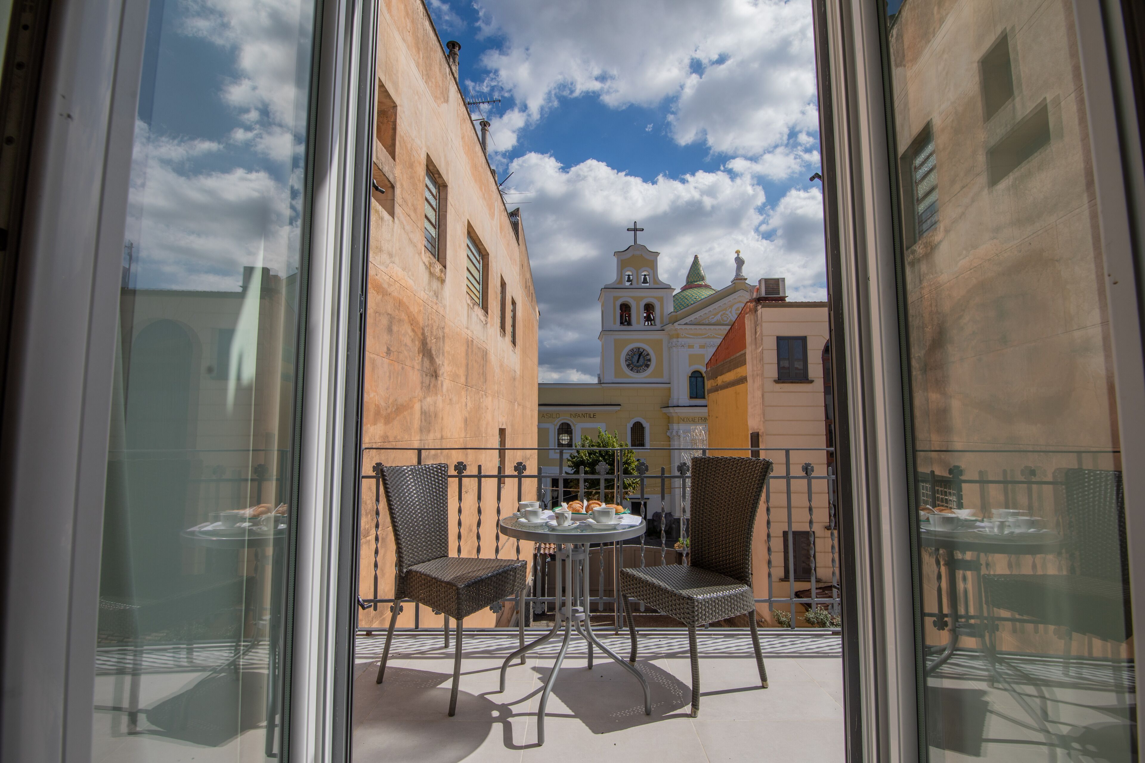 Palazzo Caracciolo Del Sole