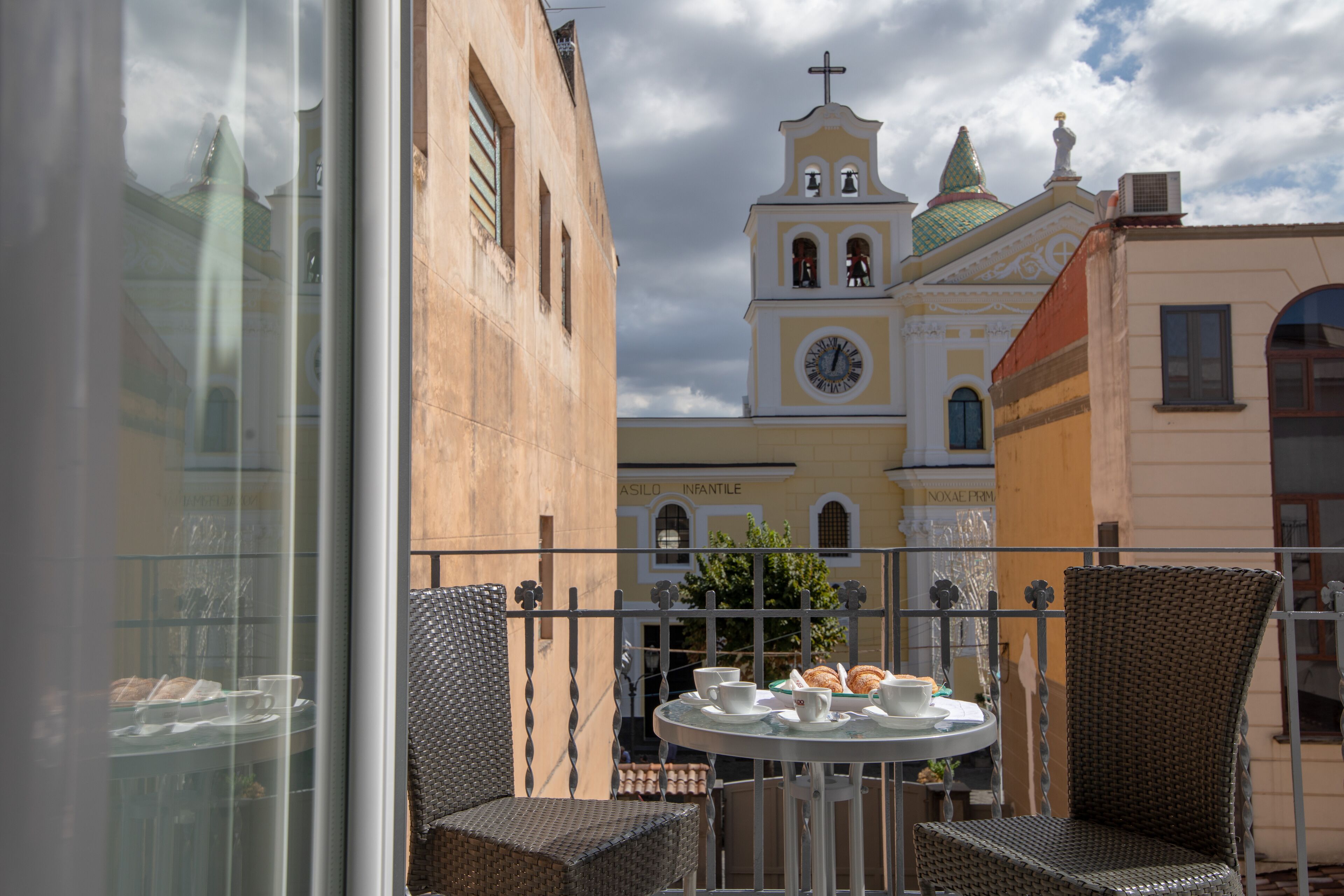 Palazzo Caracciolo Del Sole