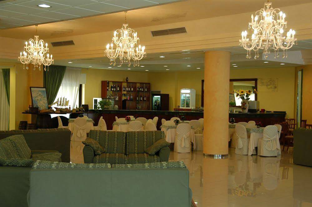 Hotel AL 2000