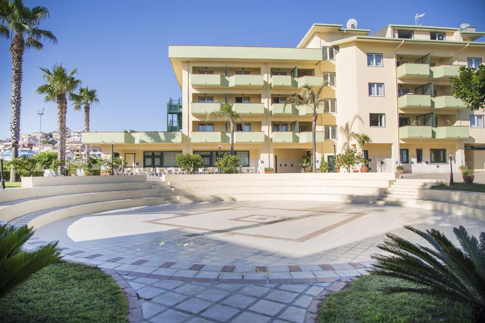 Hotel Village Paradise