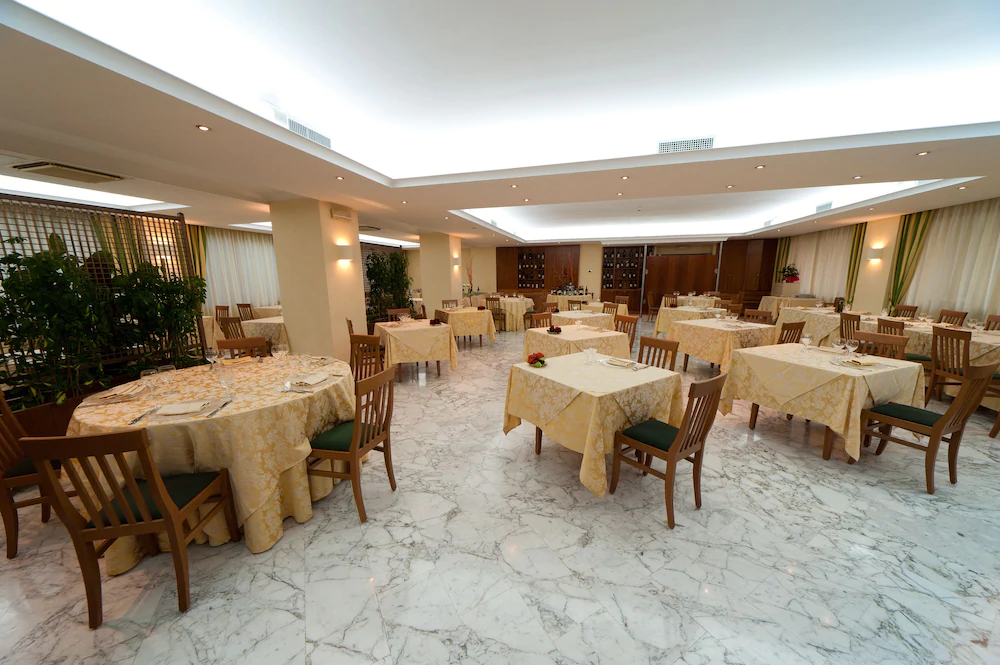 Albergo Ristorante CITTA' DEI PAPI
