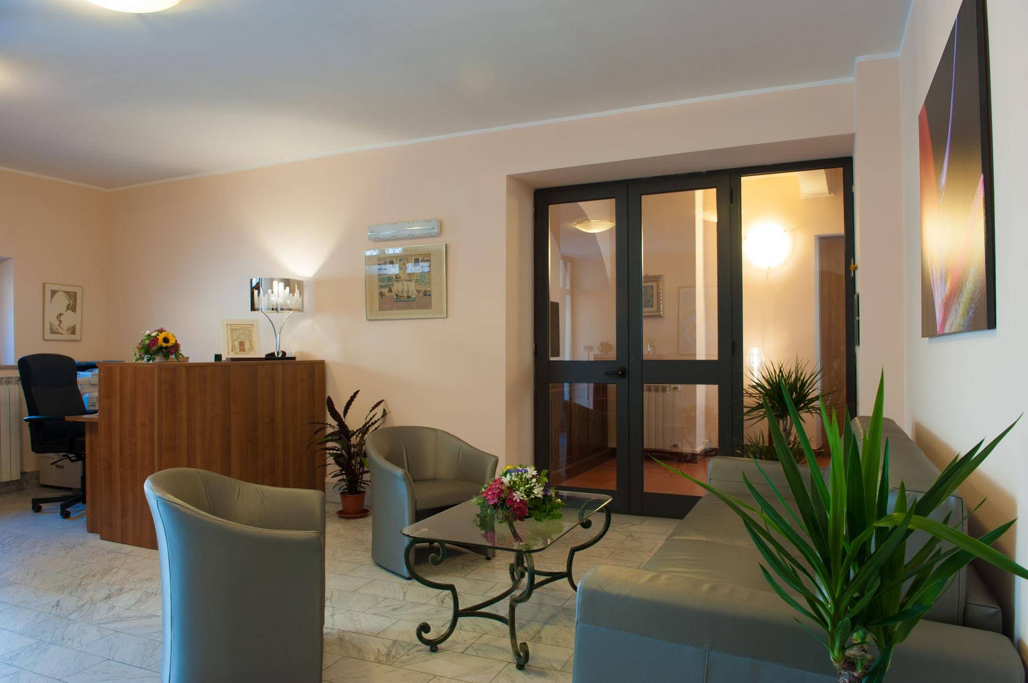 Hotel Capranica