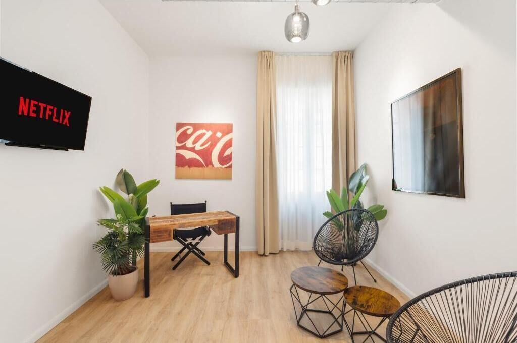 Adelante Rooms