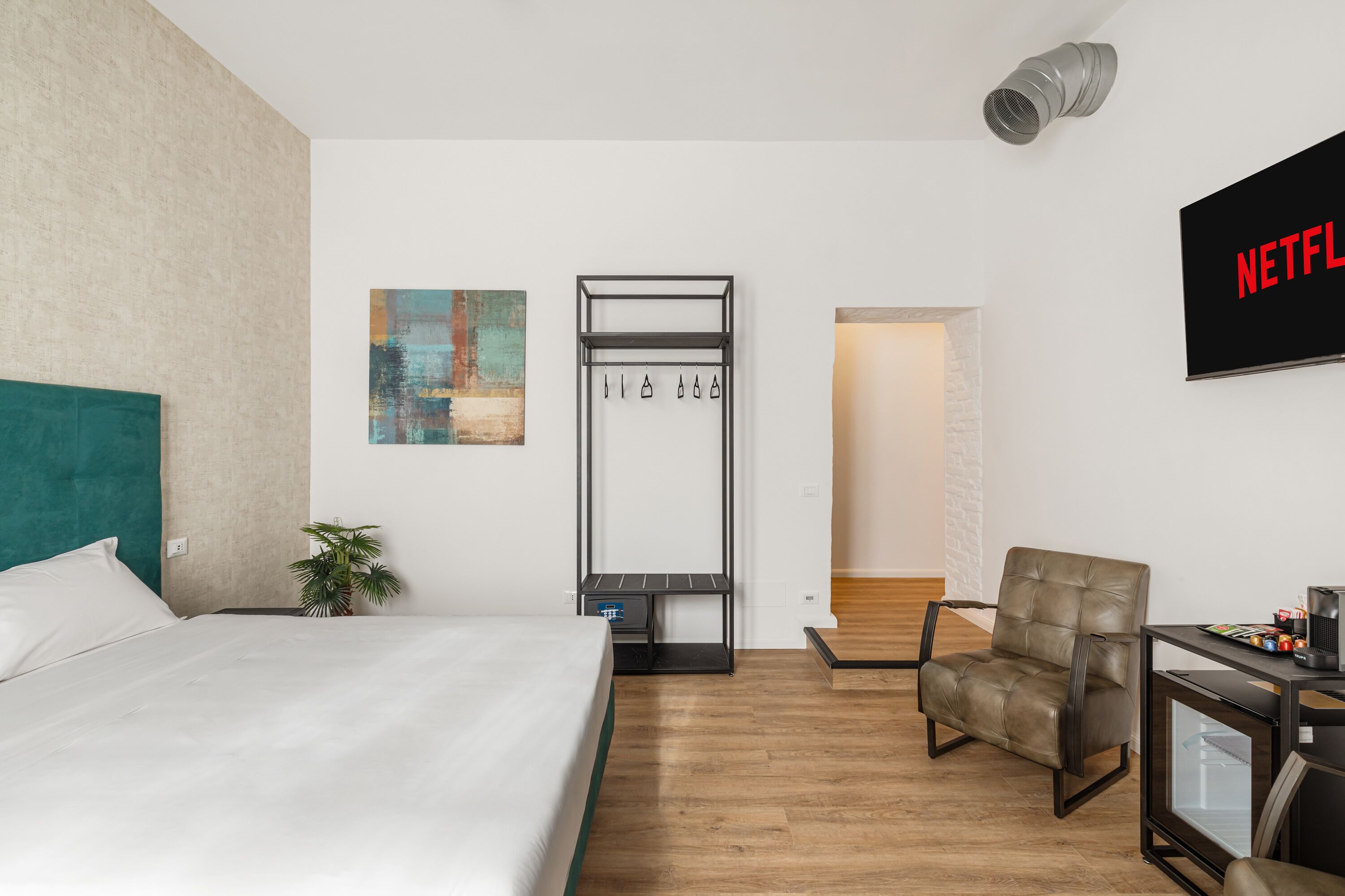 Adelante Rooms