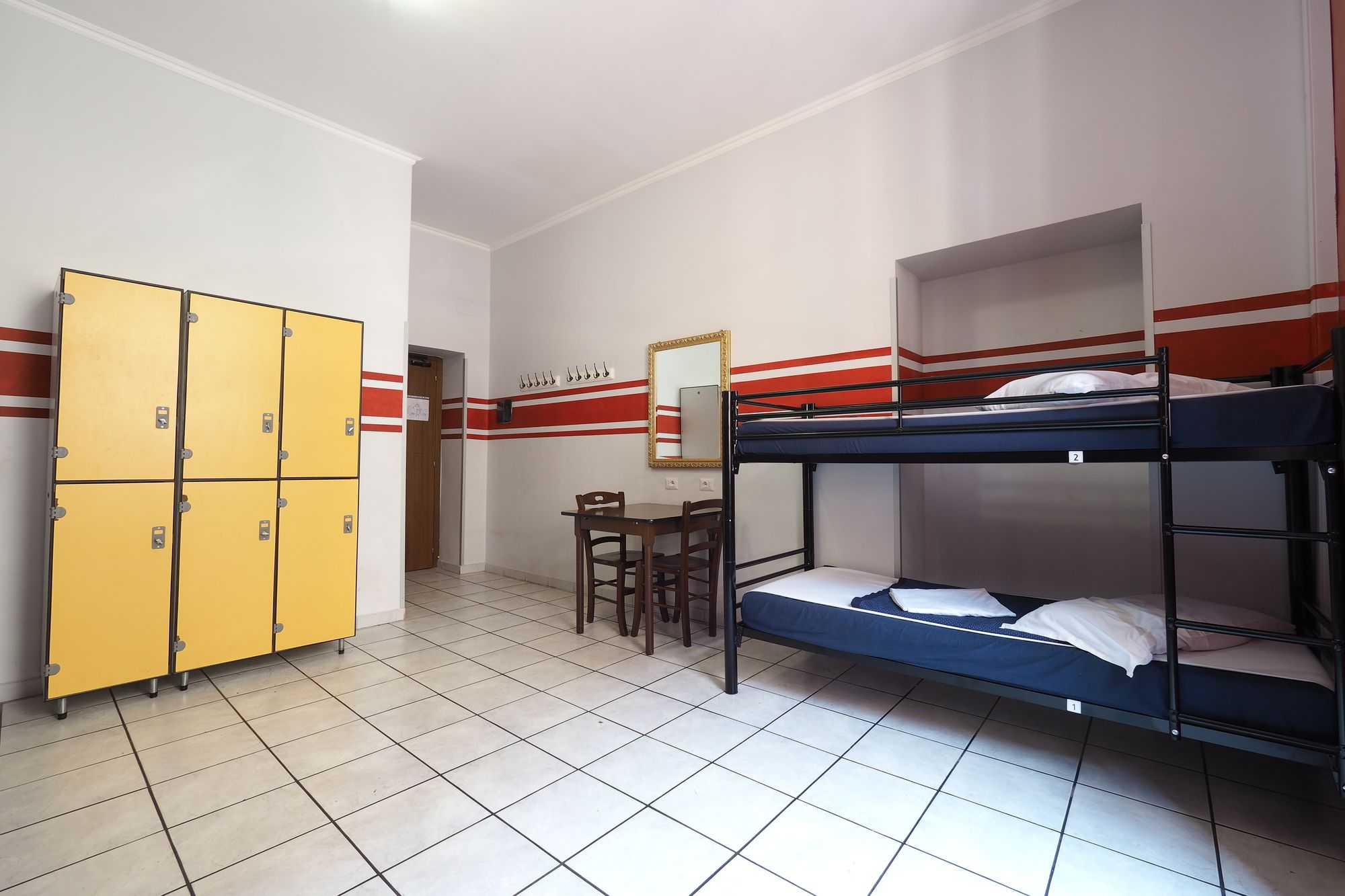 Alessandro Downtown Hostel