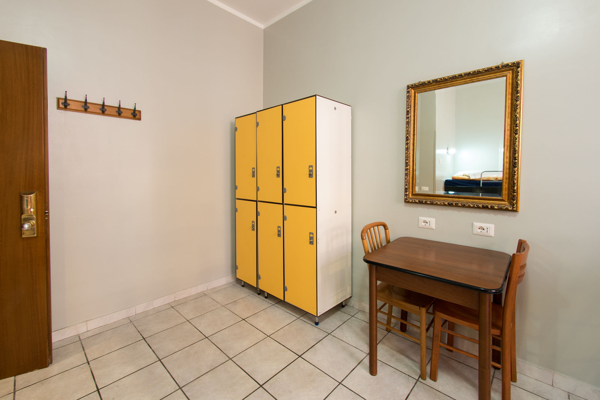 Alessandro Downtown Hostel