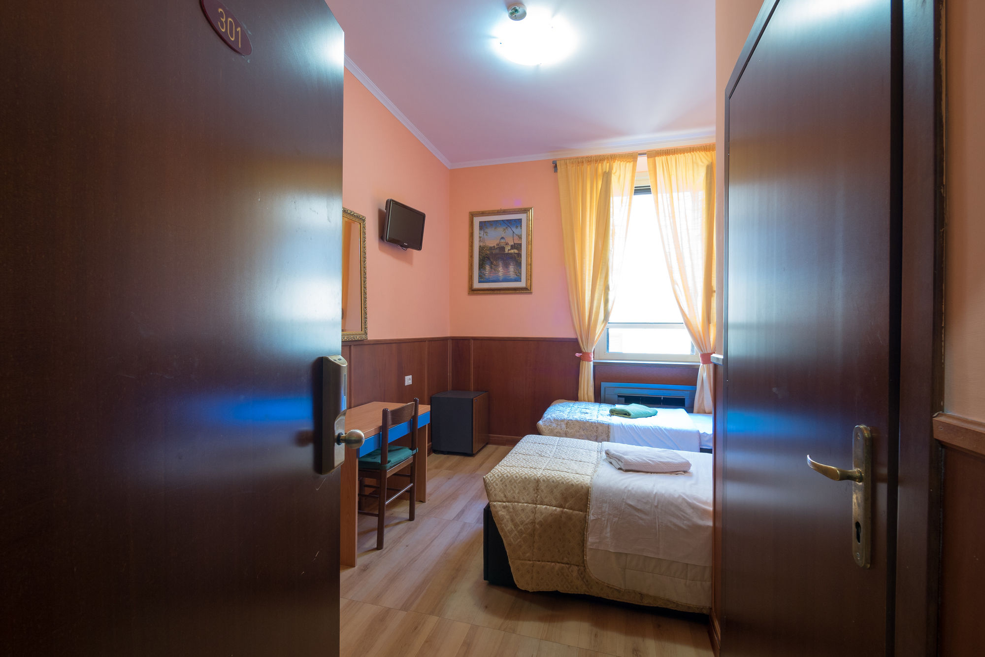 Alessandro Downtown Hostel