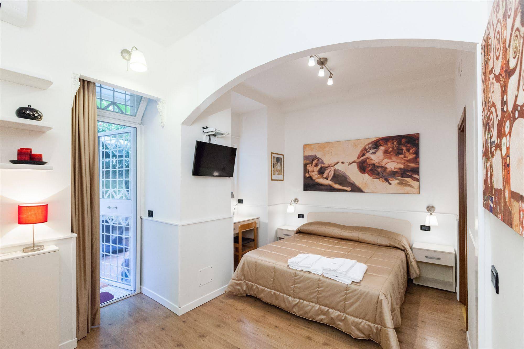 Almes Roma B&B
