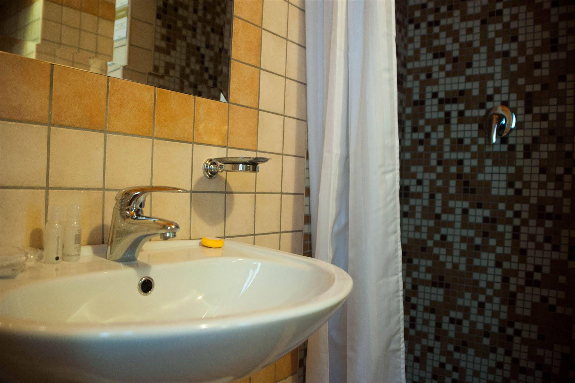 Almes Roma B&B