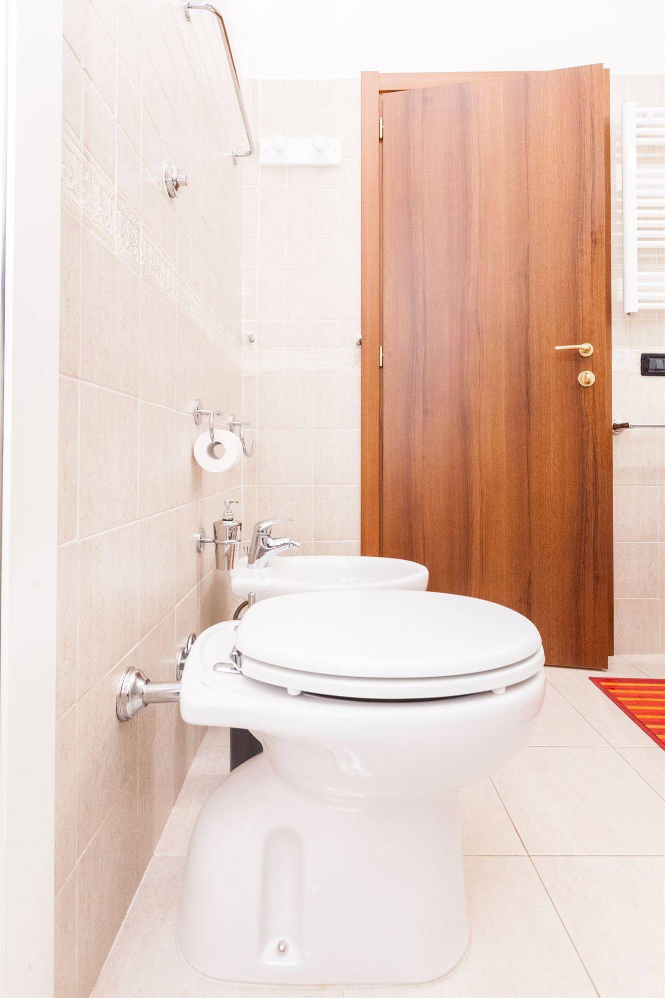 Almes Roma B&B