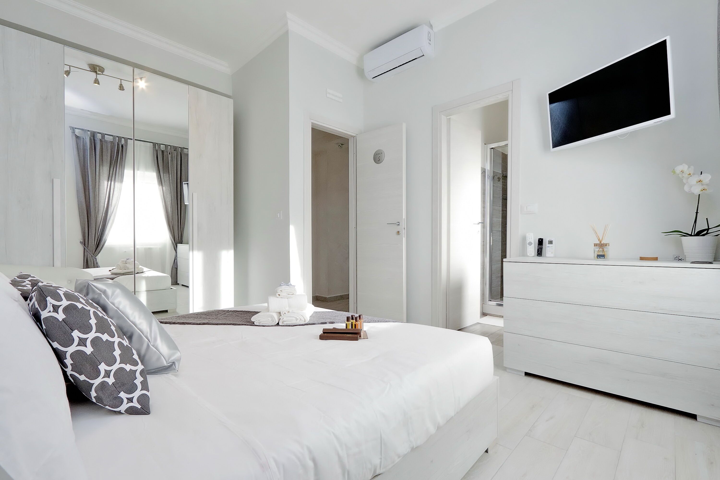 ALTROVE Boutique Rooms