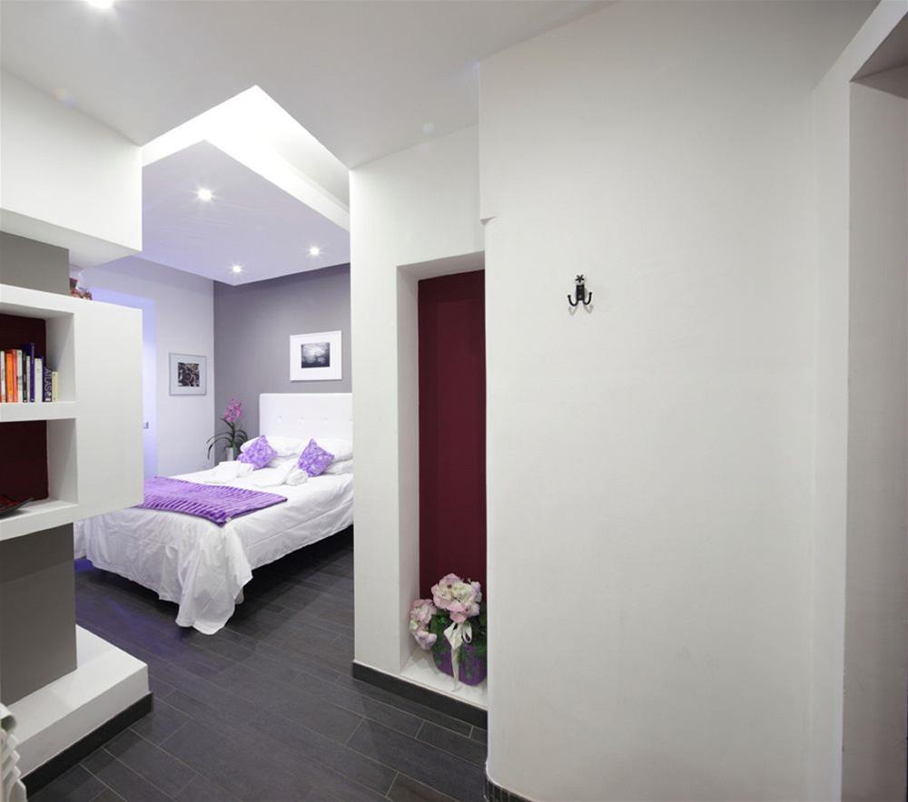B&B Home 77