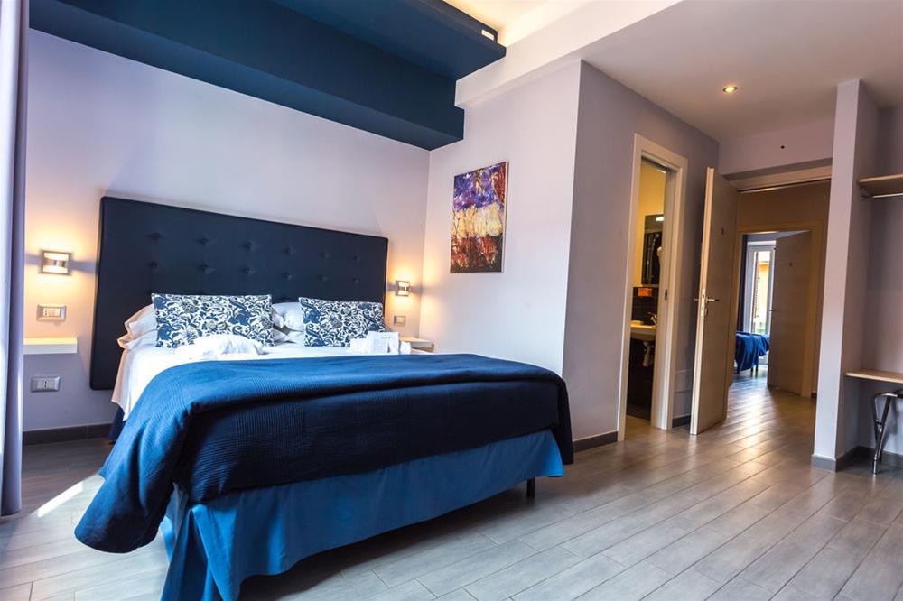 B&B Home 77