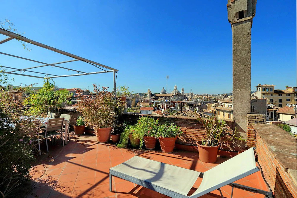 Campo De Fiori Large Penthouse