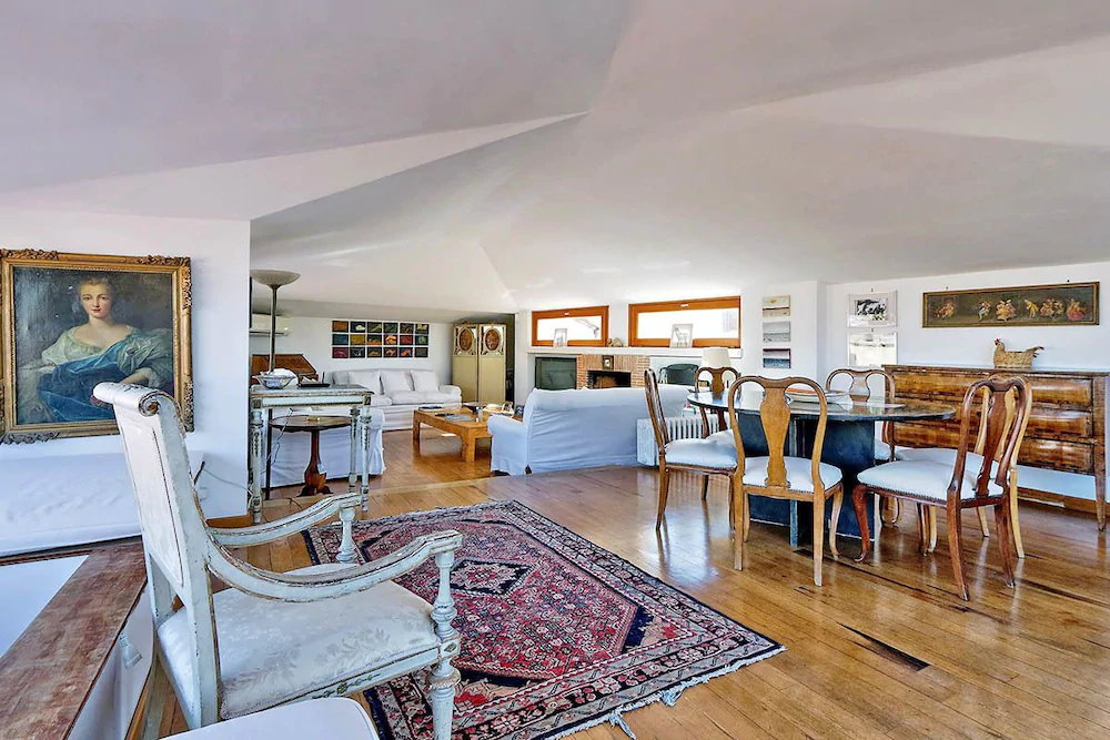 Campo De Fiori Large Penthouse