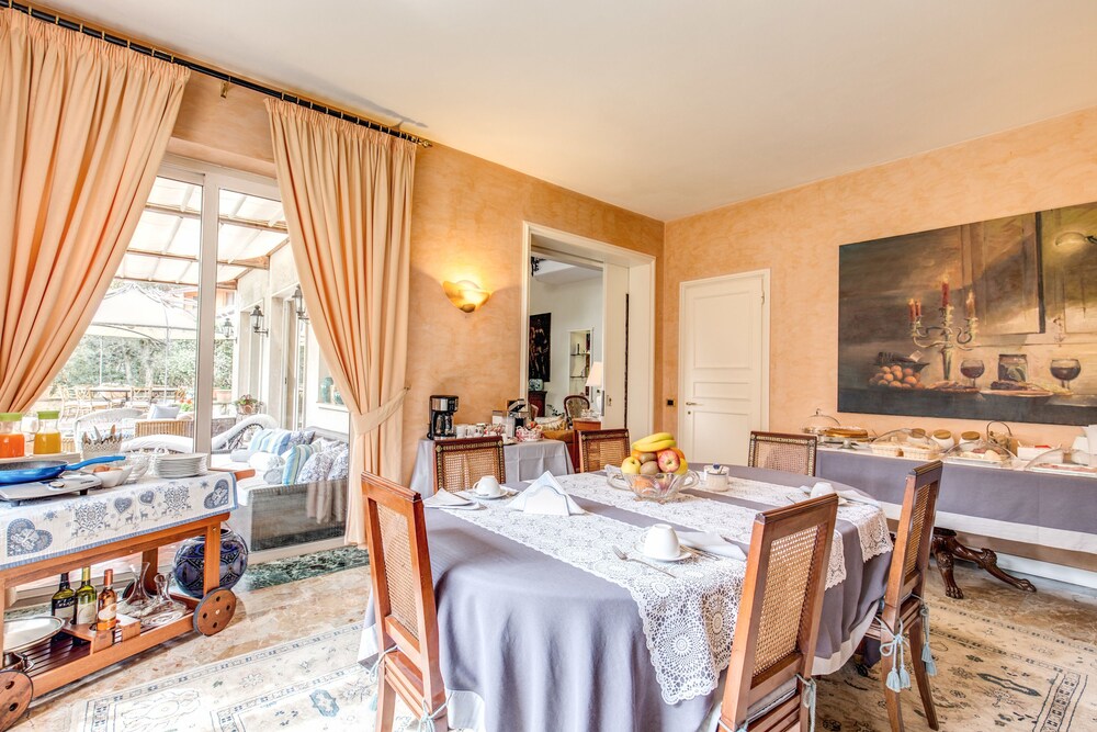 La Gaura Guest House