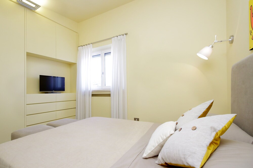 Crispi Luxury Apartments - My Extra Home