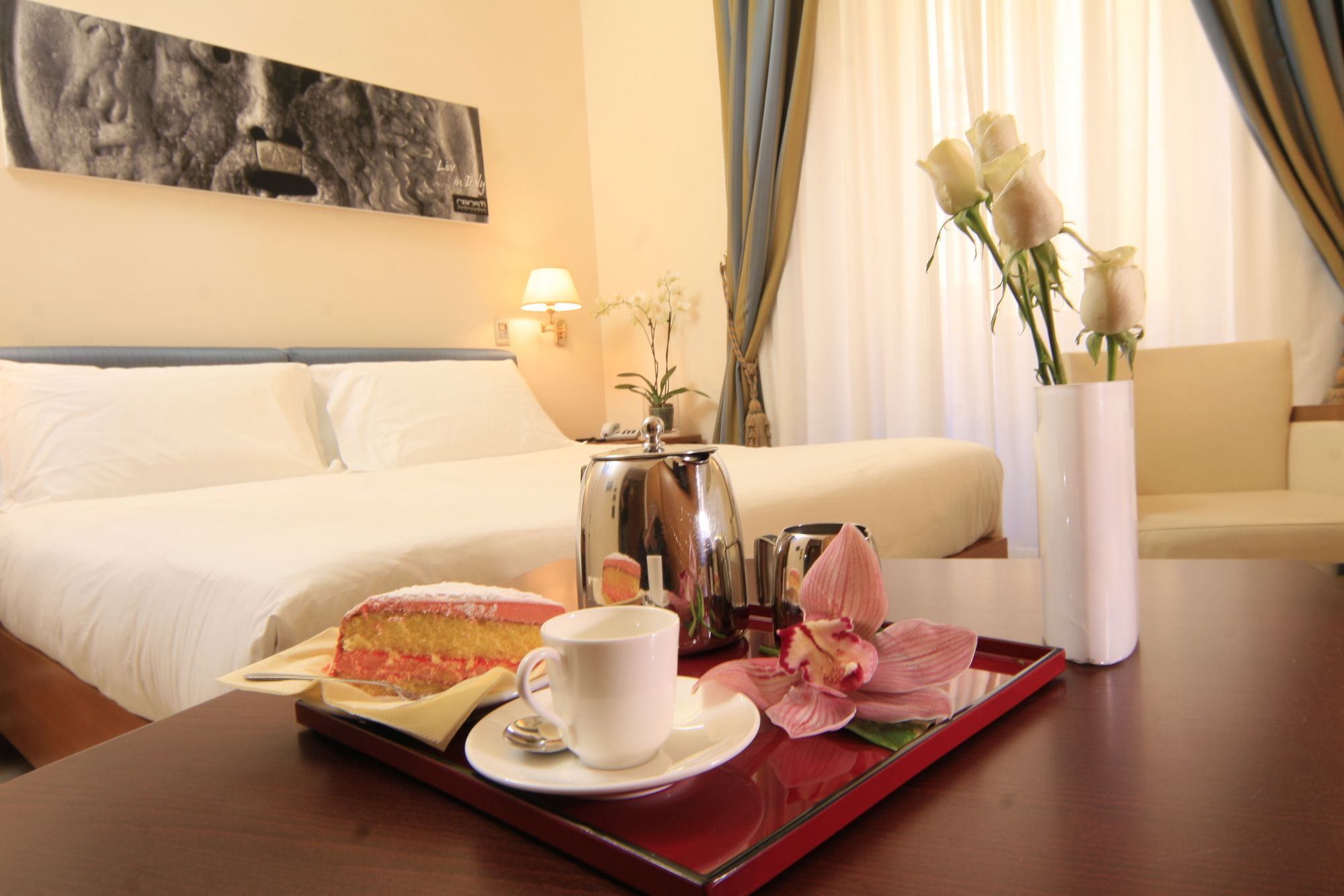 Crosti Hotel & Residence