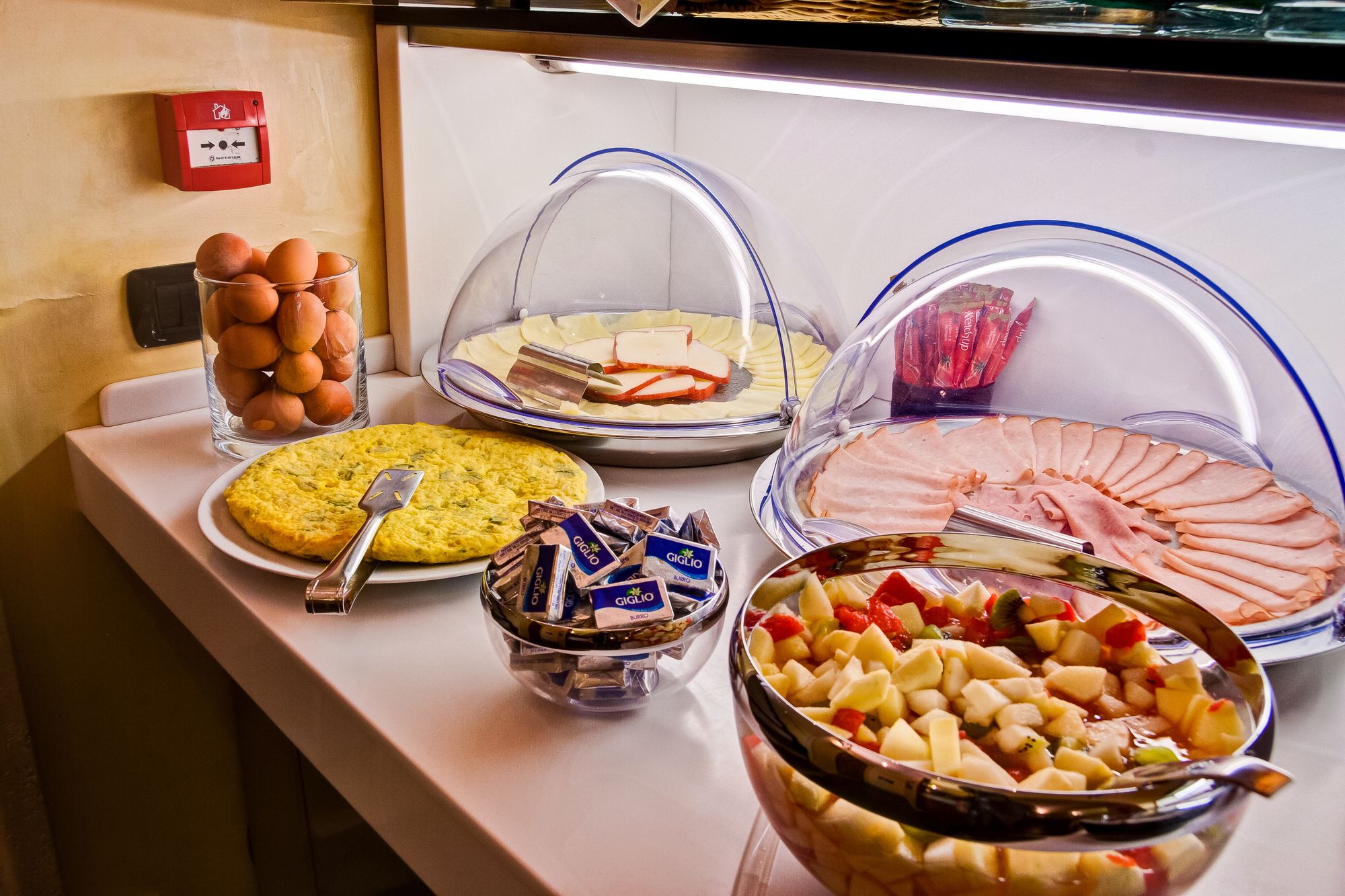 Crosti Hotel & Residence