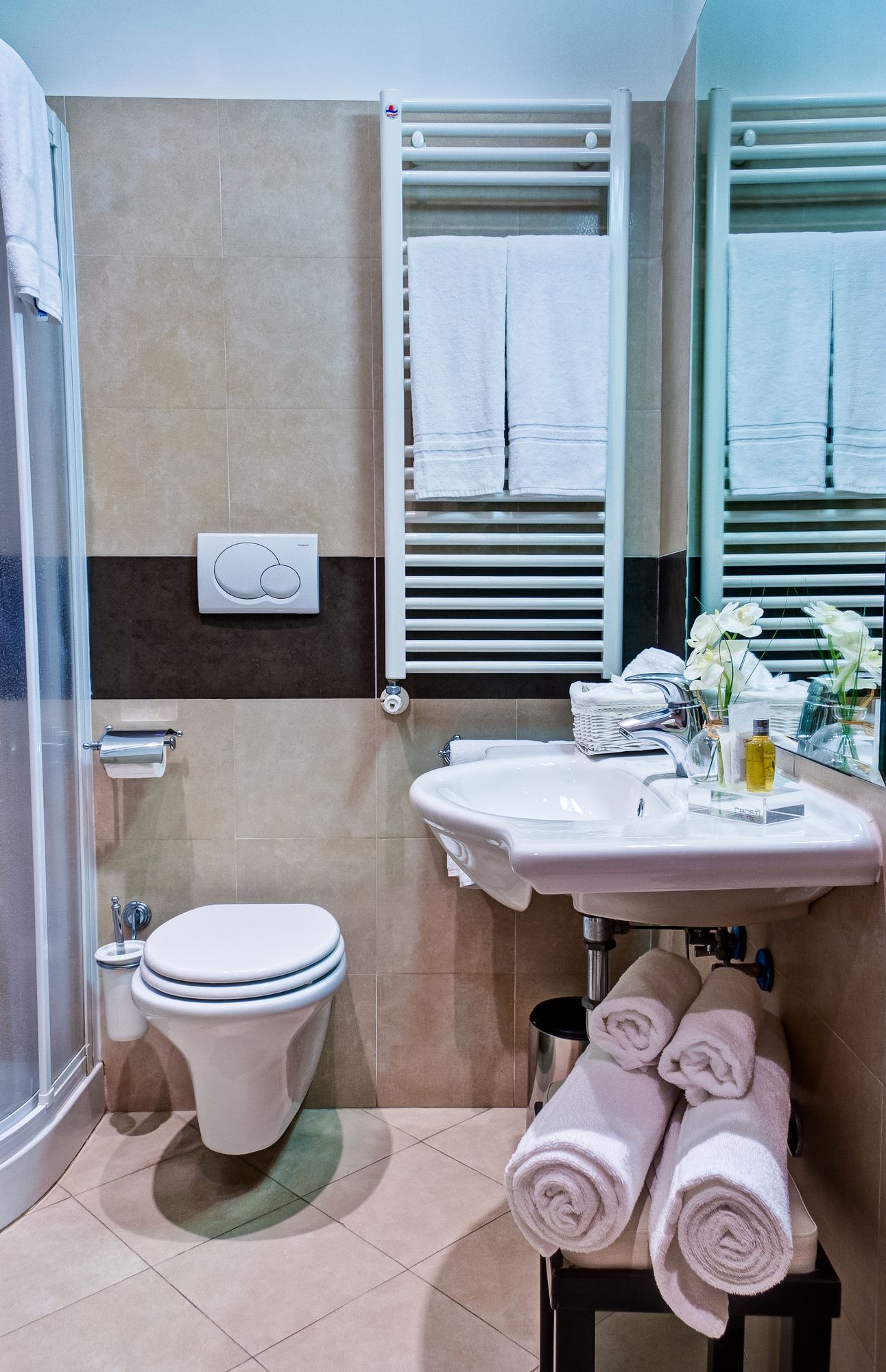 Crosti Hotel & Residence