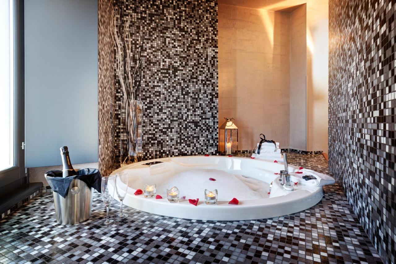 Dharma Luxury Hotel