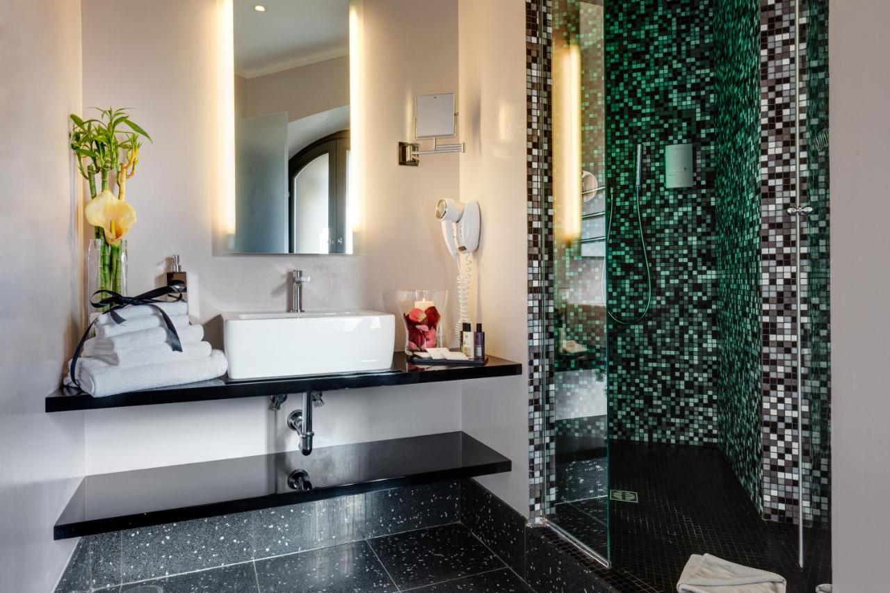 Dharma Luxury Hotel