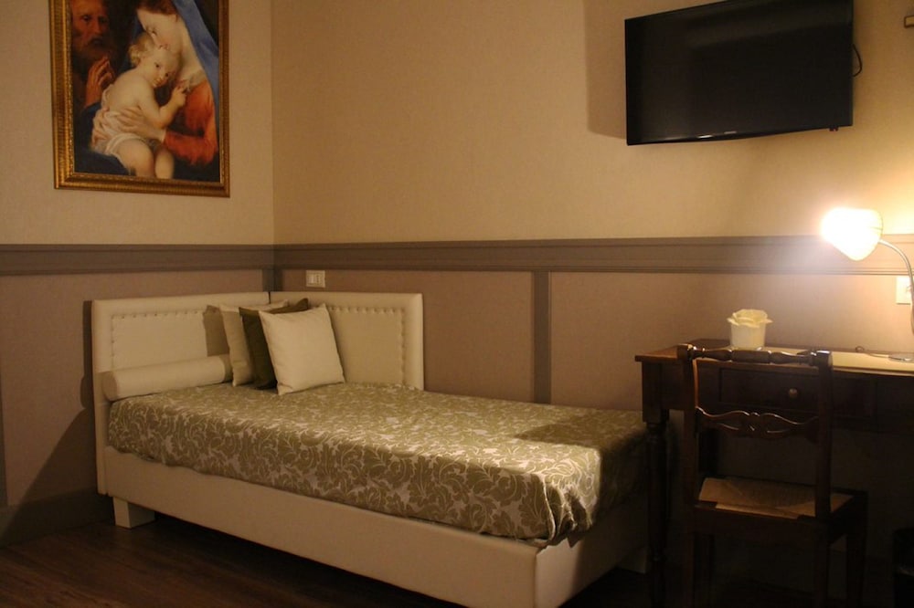 Dnb House Hotel