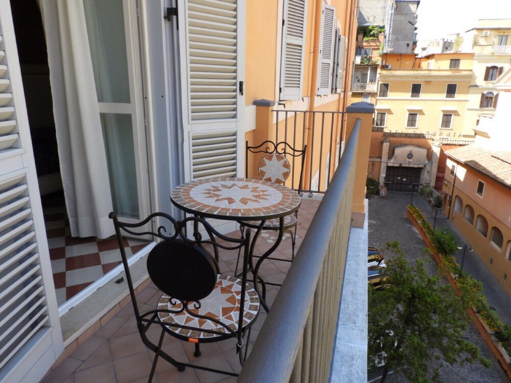 Dnb House Hotel