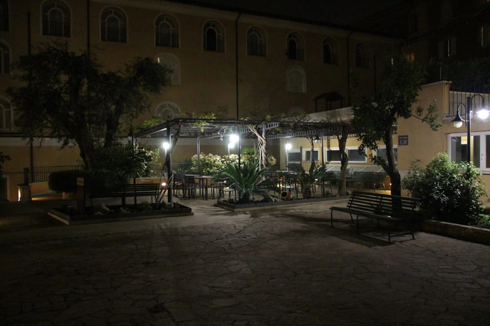 Dnb House Hotel