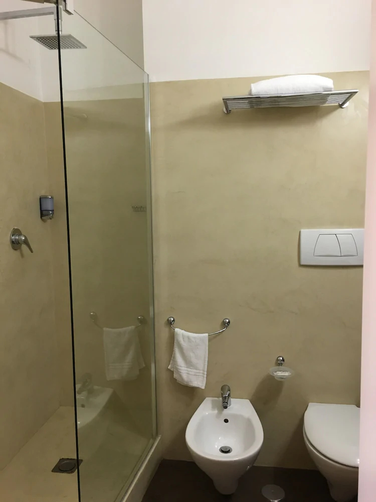Dnb House Hotel