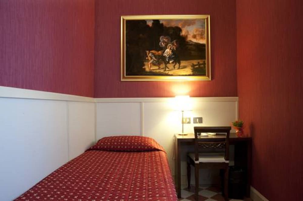 Dnb House Hotel