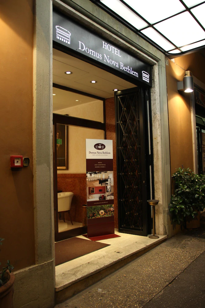 Dnb House Hotel