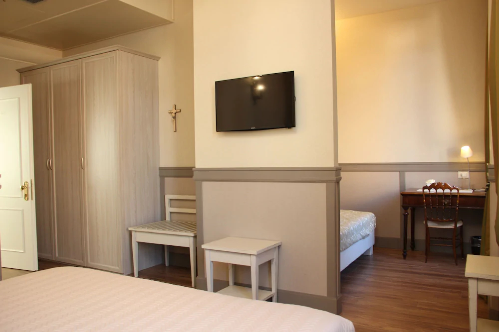 Dnb House Hotel