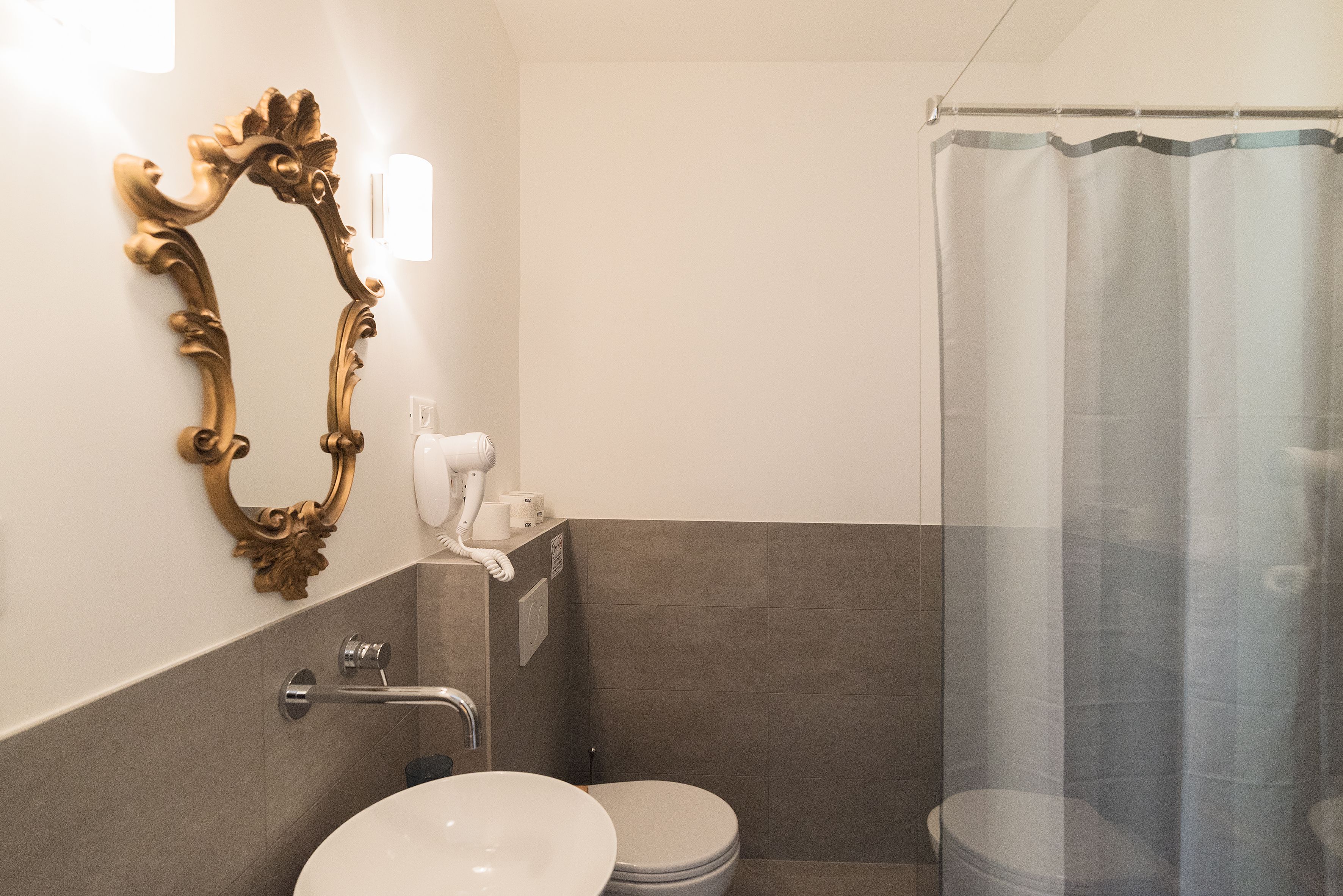 Guest Roma House