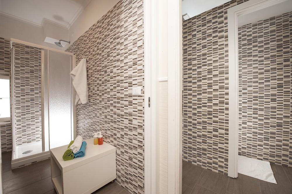 Des Artistes Budget Rooms