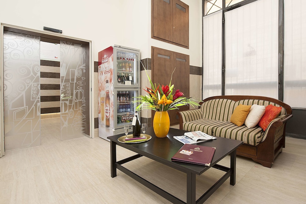 Des Artistes Budget Rooms