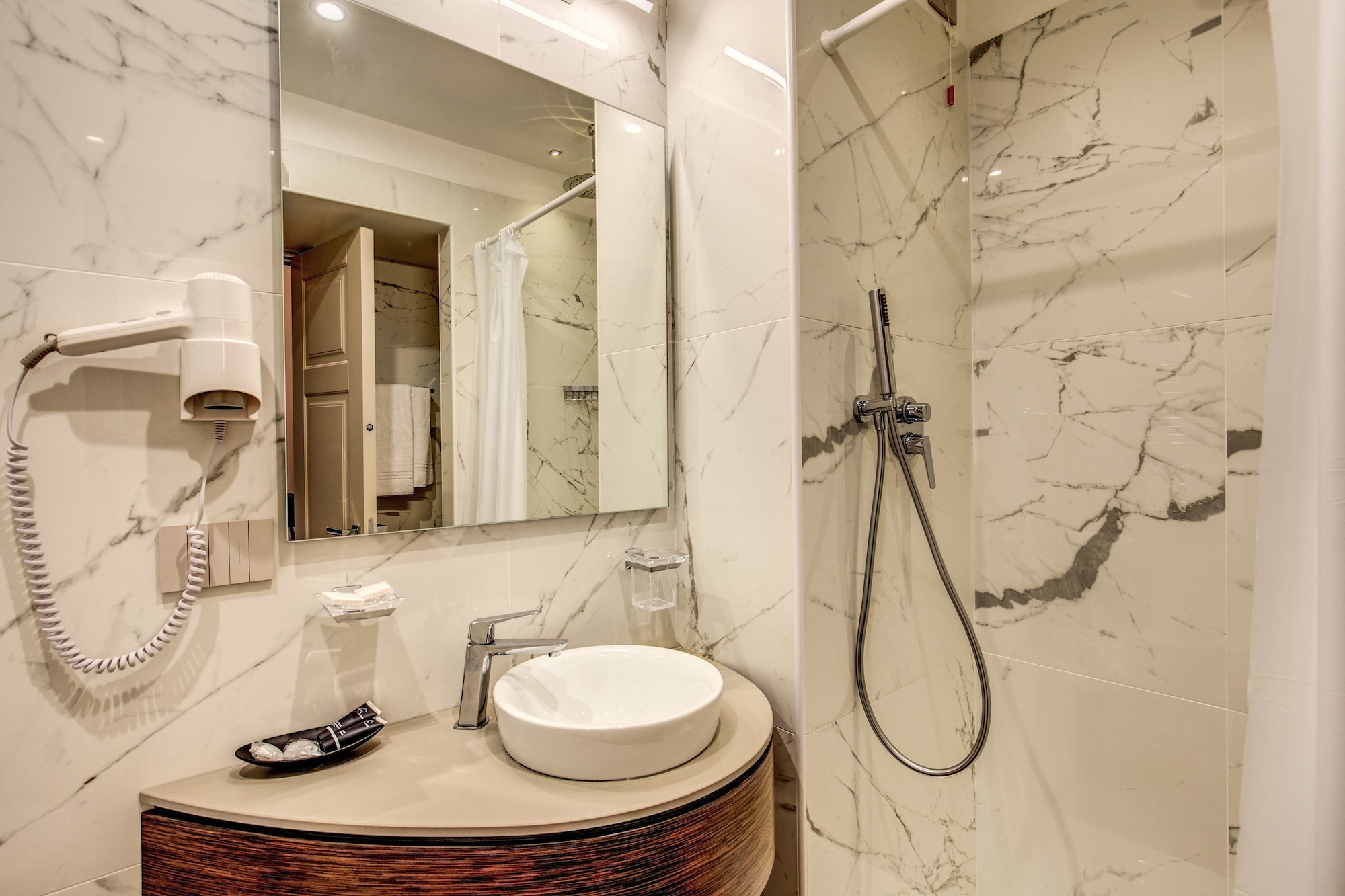 Al Manthia Hotel