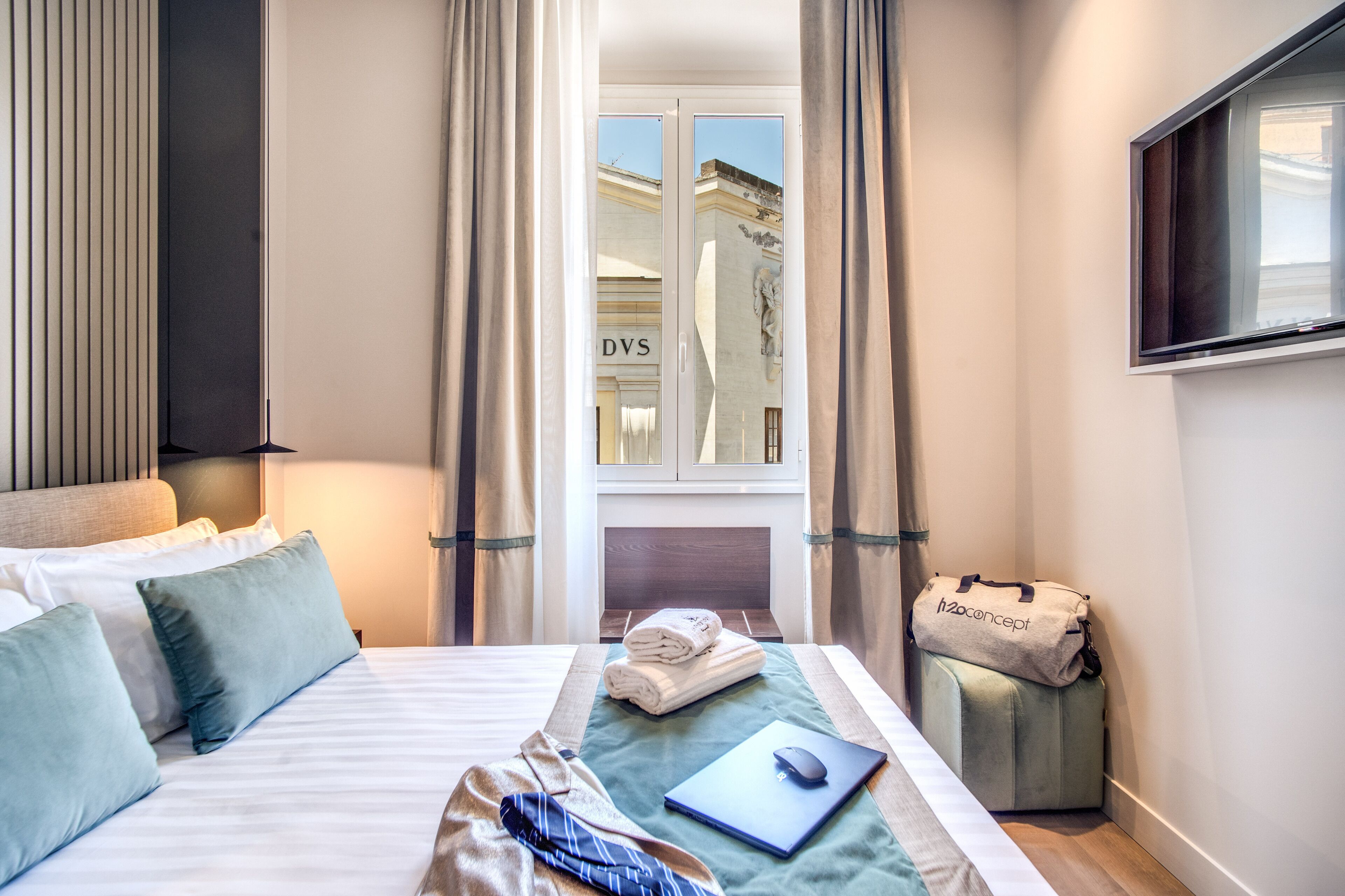 Hotel 77