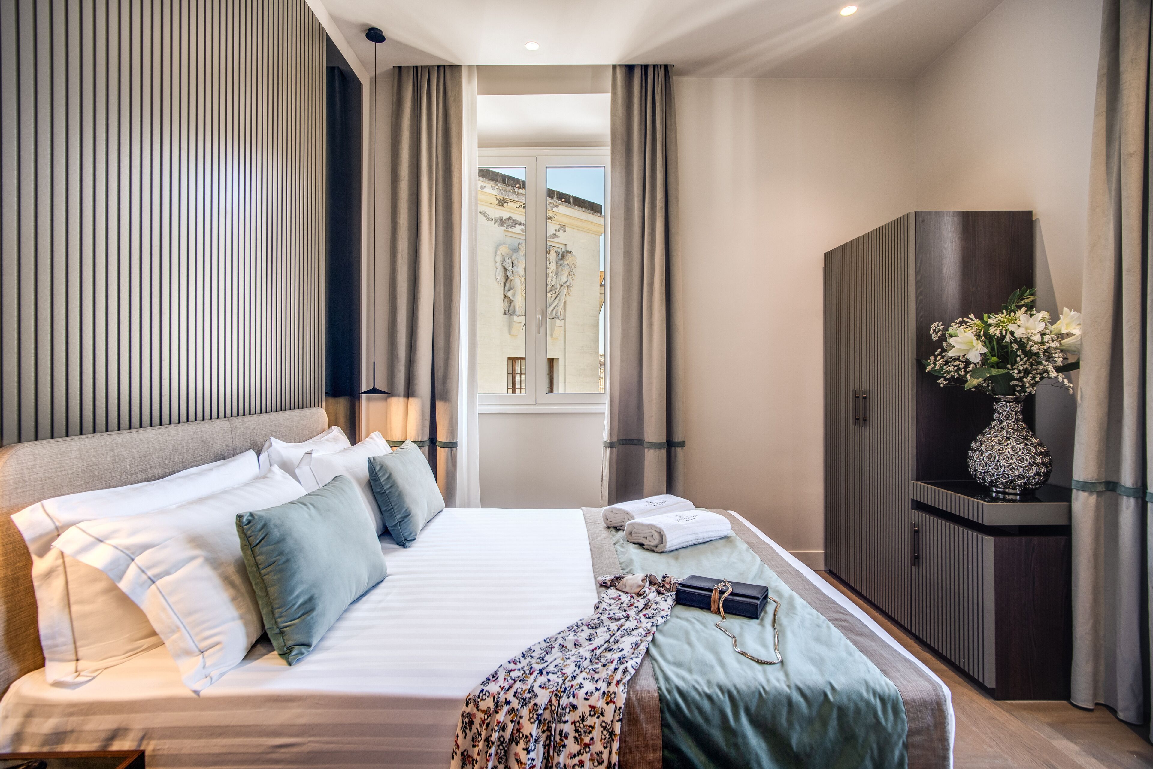 Hotel 77