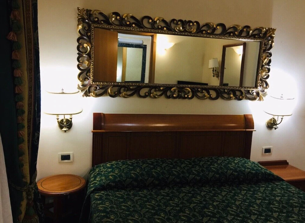 Hotel Champagne Palace