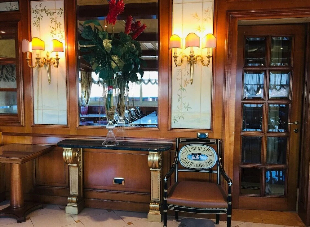 Hotel Champagne Palace
