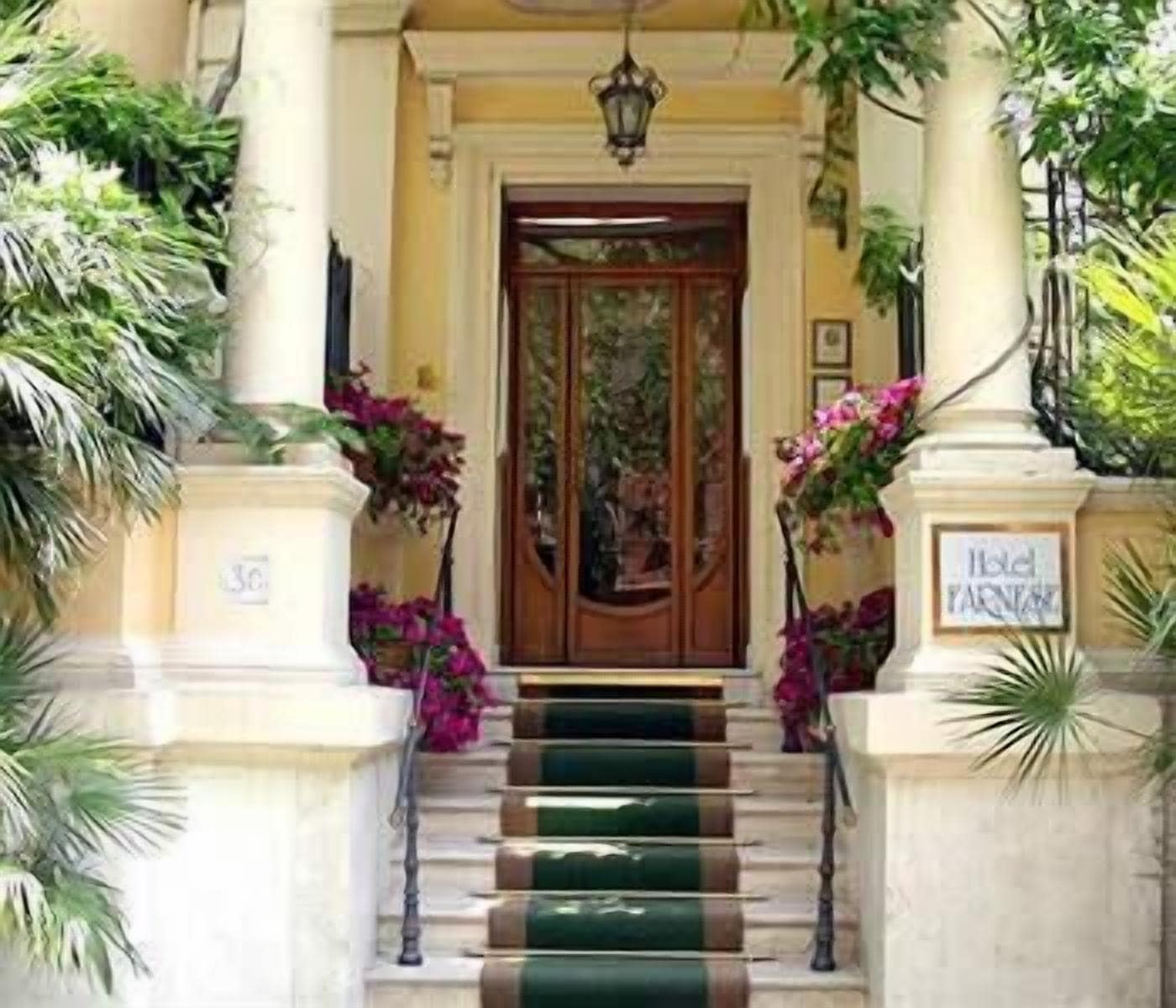 Hotel Farnese