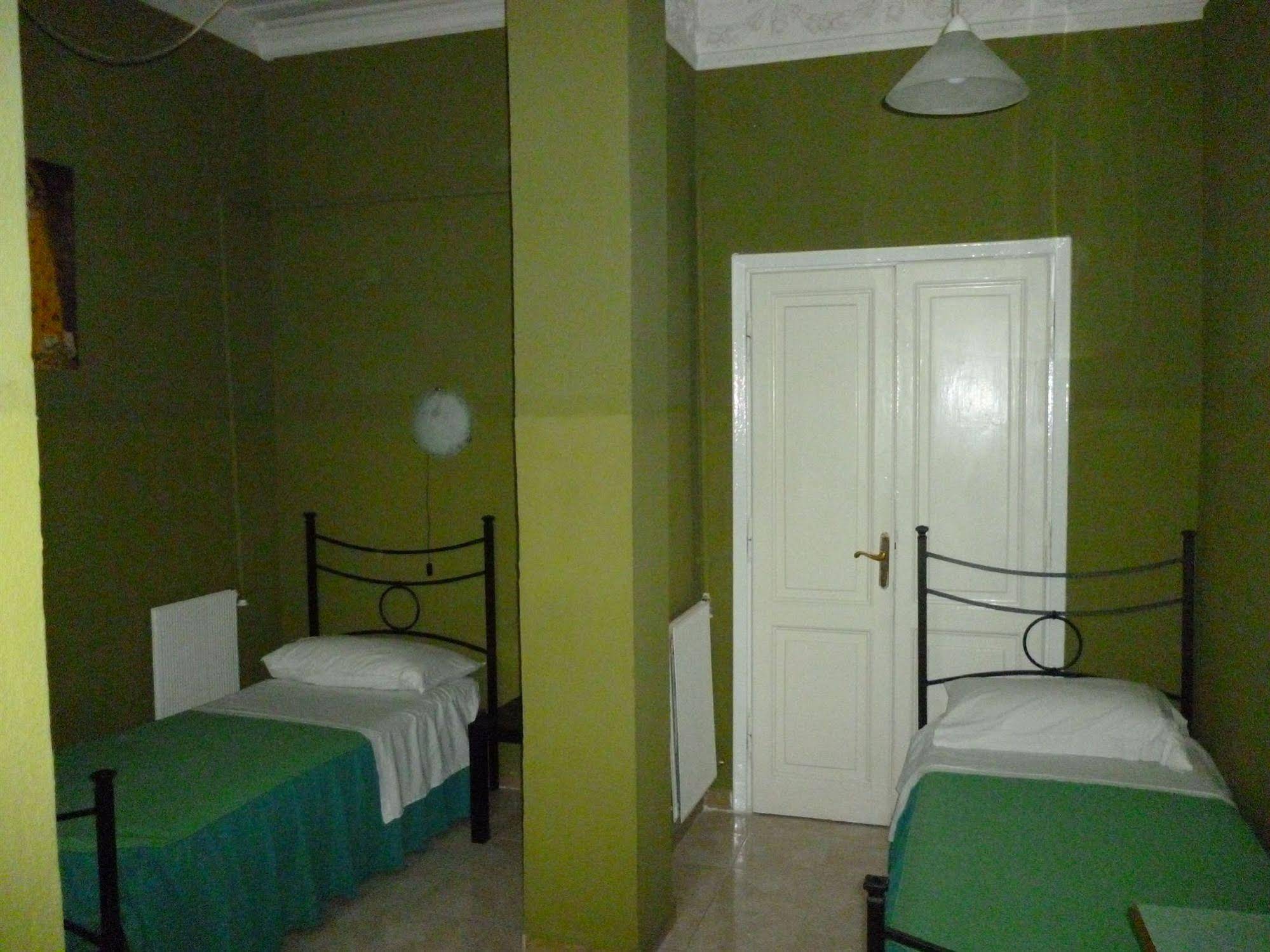 Hotel Giamaica For Girls & Ladies Only