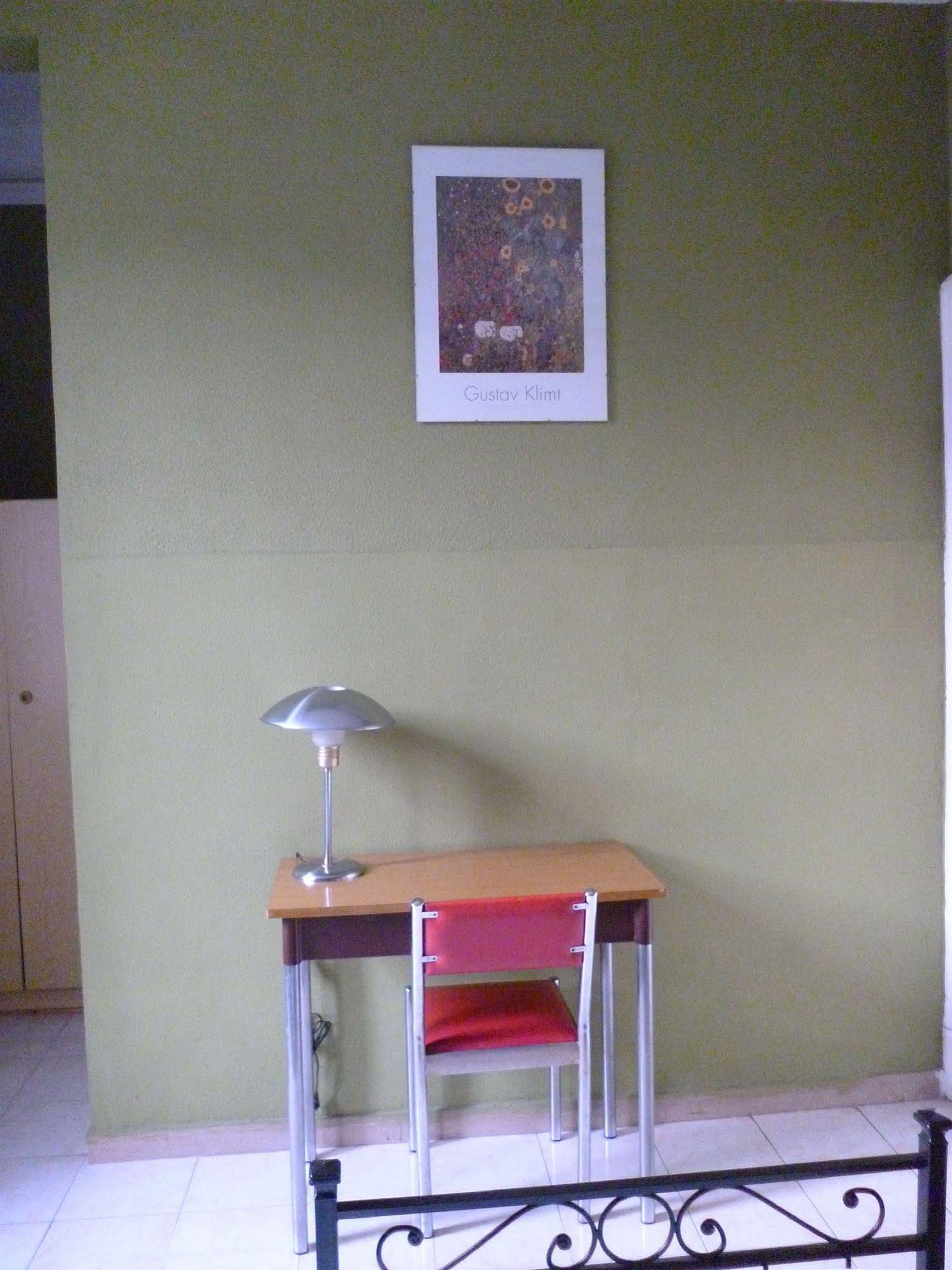 Hotel Giamaica For Girls & Ladies Only