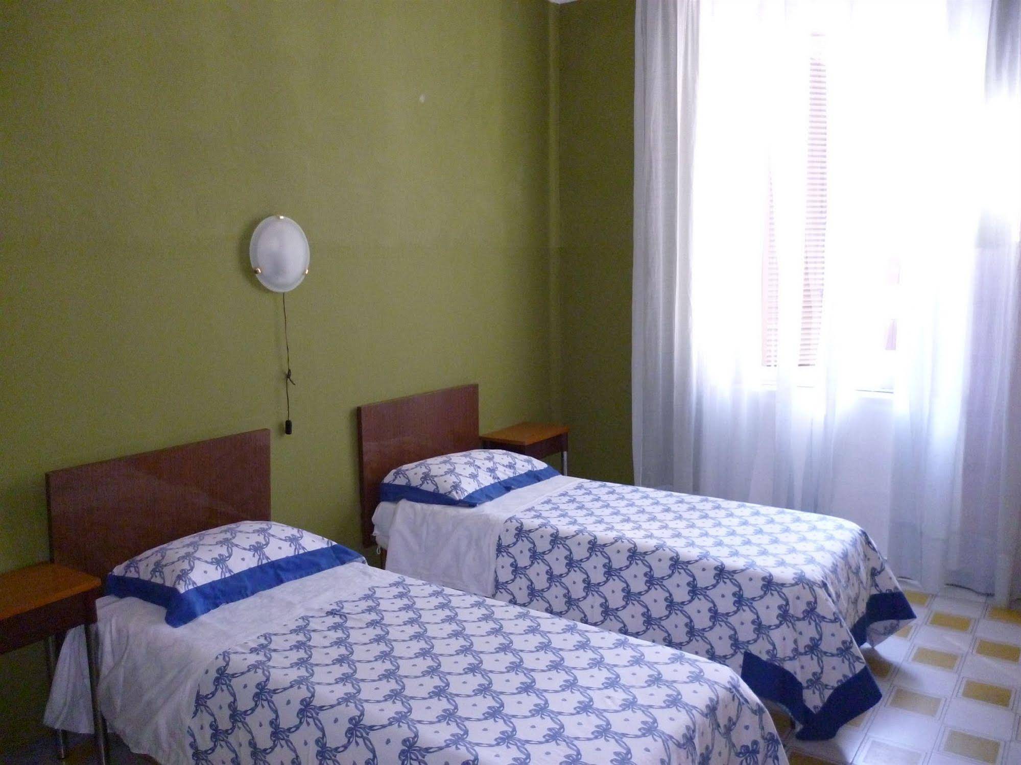 Hotel Giamaica For Girls & Ladies Only