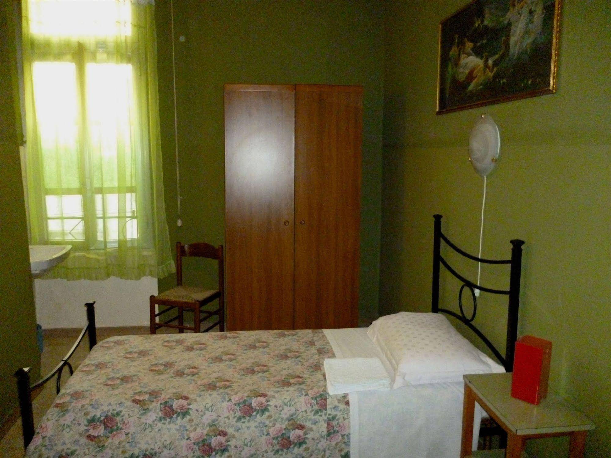 Hotel Giamaica For Girls & Ladies Only