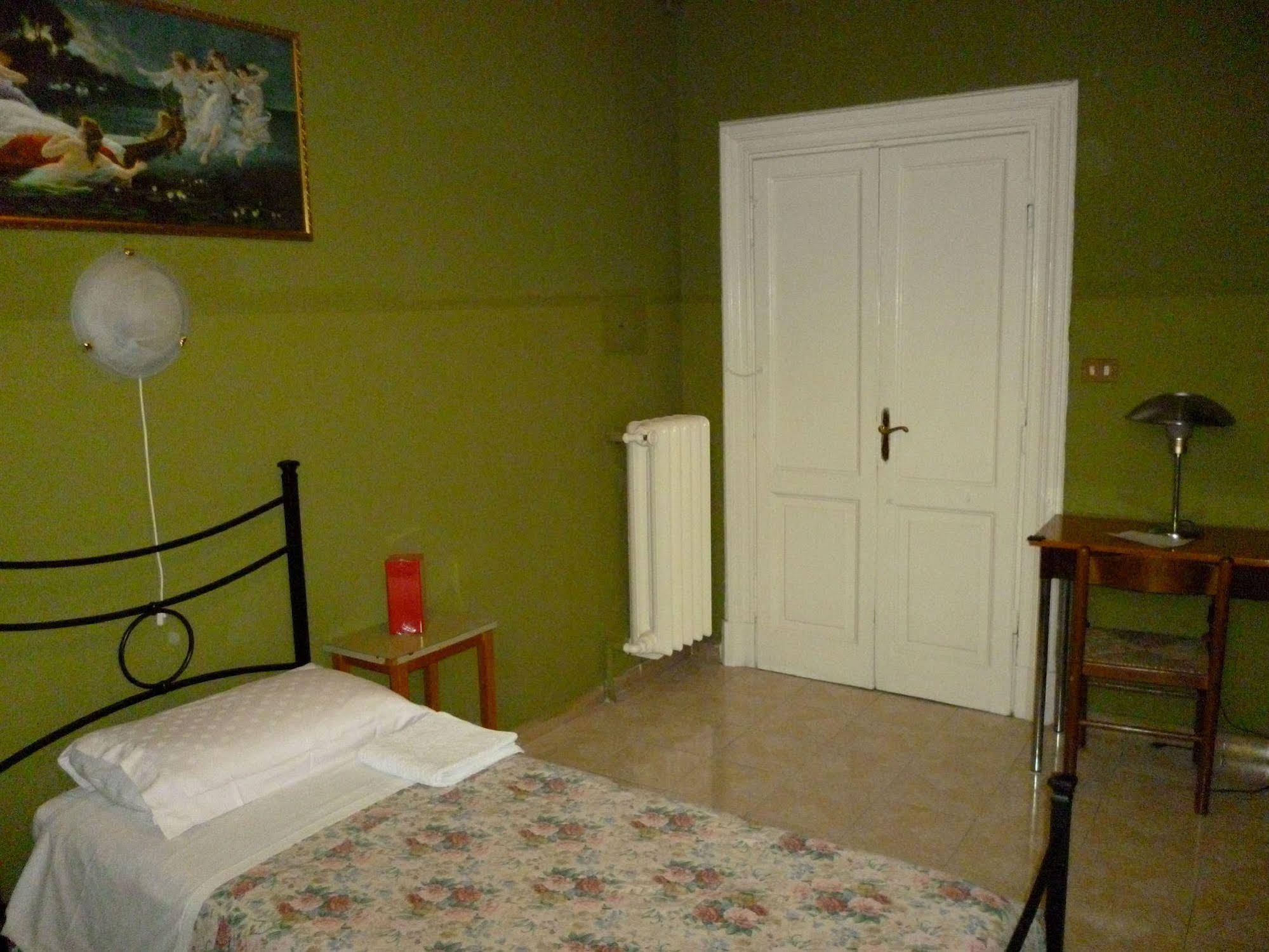 Hotel Giamaica For Girls & Ladies Only